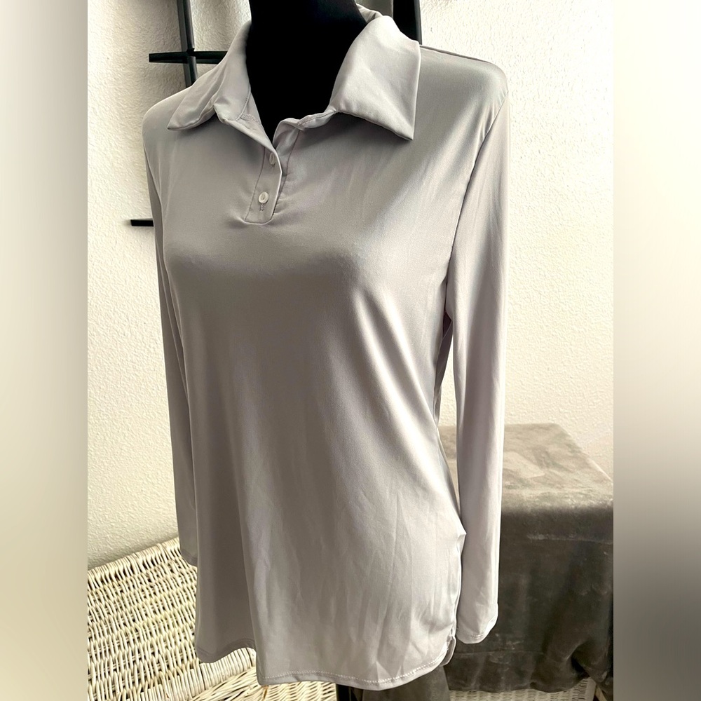 Made By Johnny gray top NWT long sleeve V neck - sz L with 3 buttons